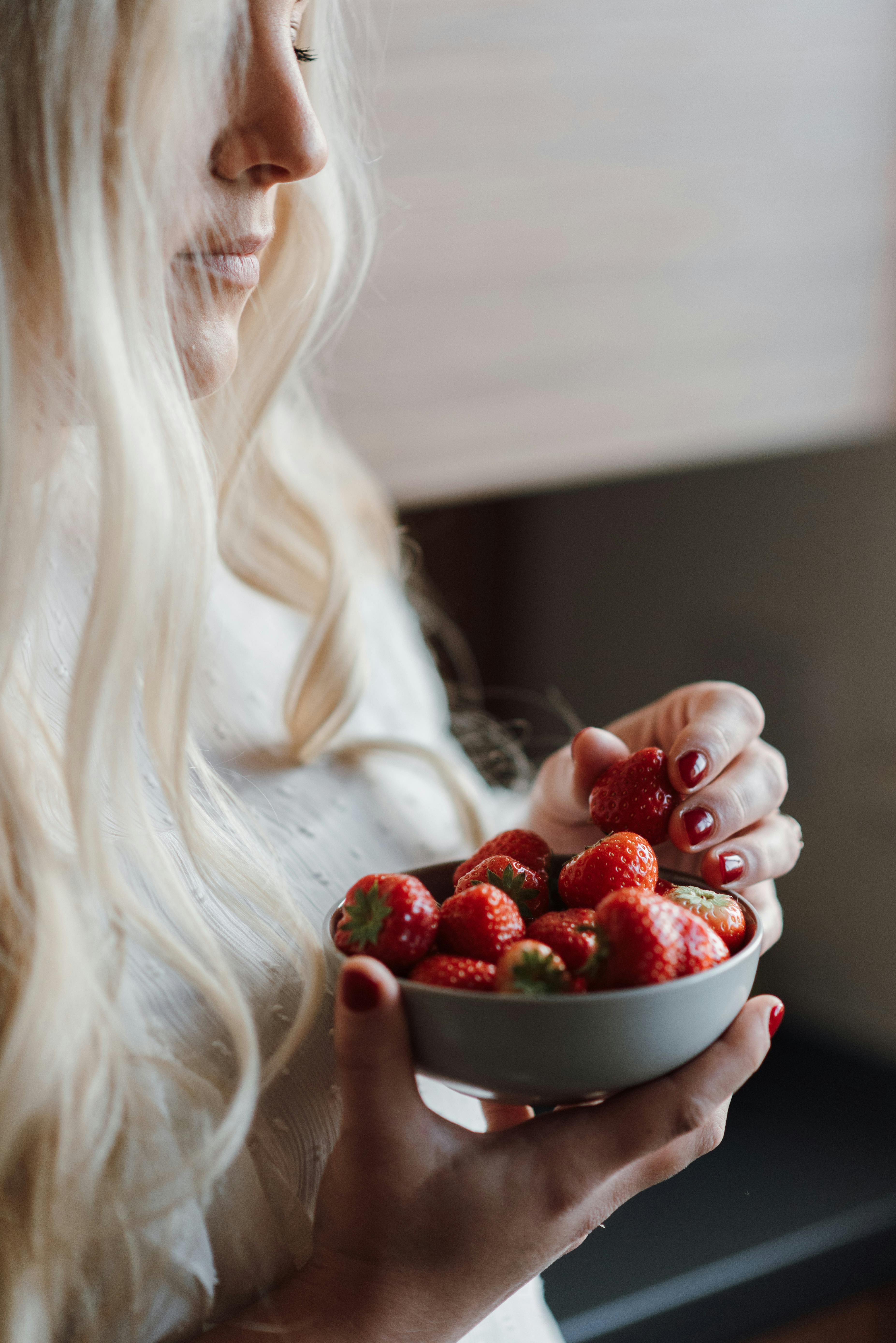 Effective Ways to Create Natural Shampoo at Home: Get Gorgeous Hair by 2025!